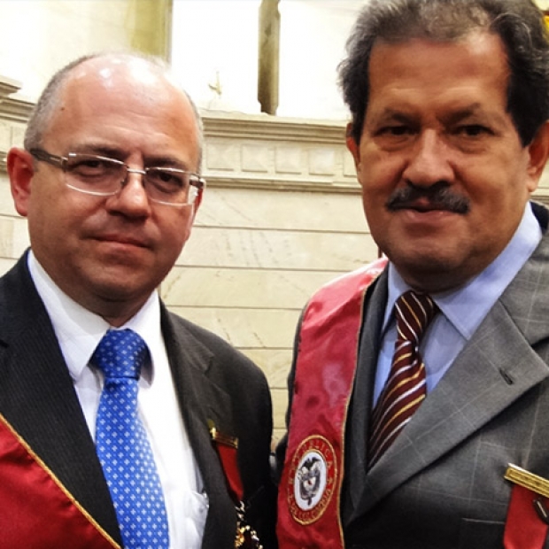 Condecoraron al Colegio Abraham Maslow en el Congreso de la República